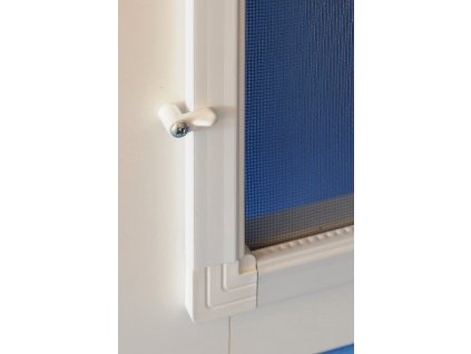 Sítě proti hmyzu do starších oken - šířka na míru mezi 801-900mm (ODSTÍN HNĚDÁ, VÝŠKA 101-110cm)