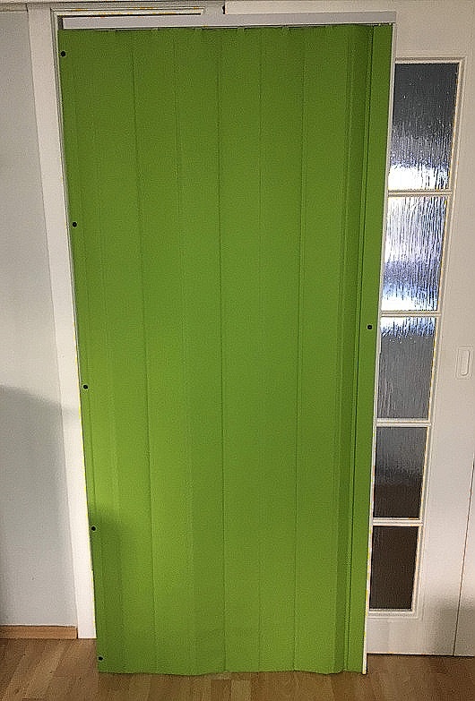 PETROMILA Koženkové shrnovací dveře zelená 83x200cm TYP: prosklené