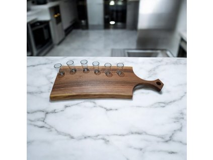 Servírovací prkénko se skleničkami