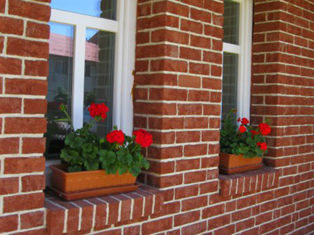 Cihlový obklad kolem oken: Stylový a praktický prvek pro vaši fasádu