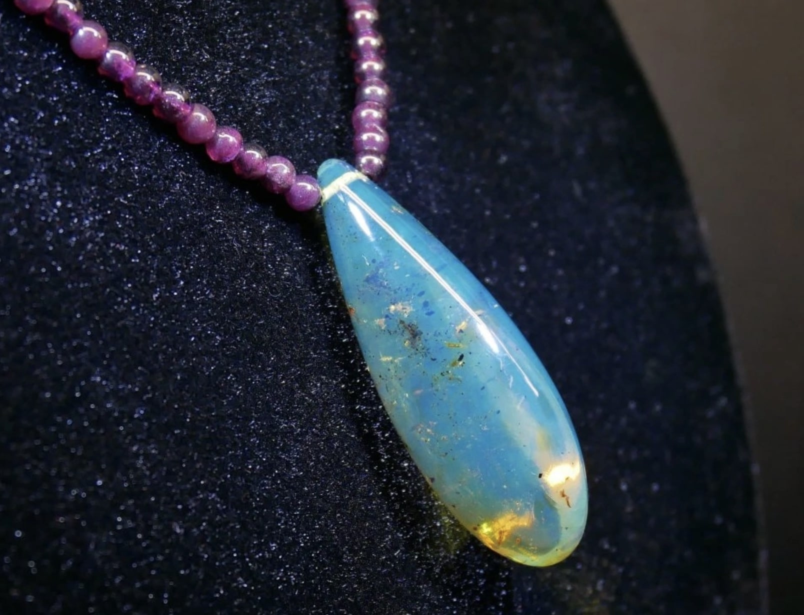 dominikánský jantar