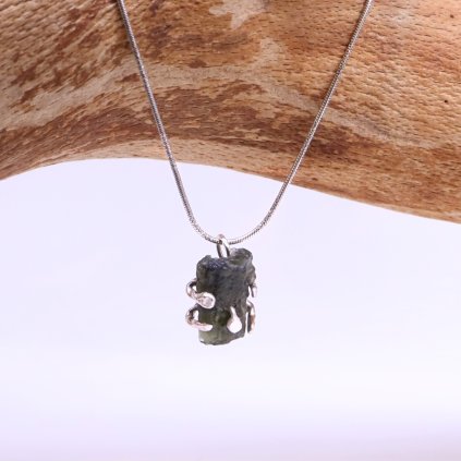 privesek-z-vltavinu-a-stribro-280101