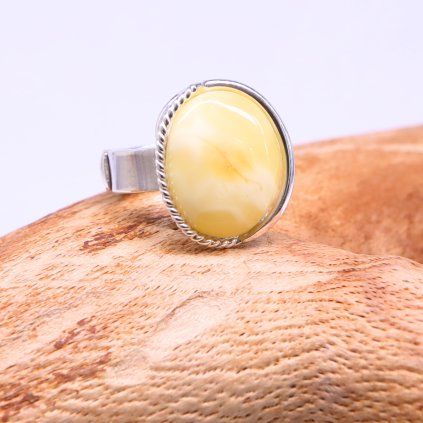 stribrny-prsten-s-baltskym-jantarem-311381