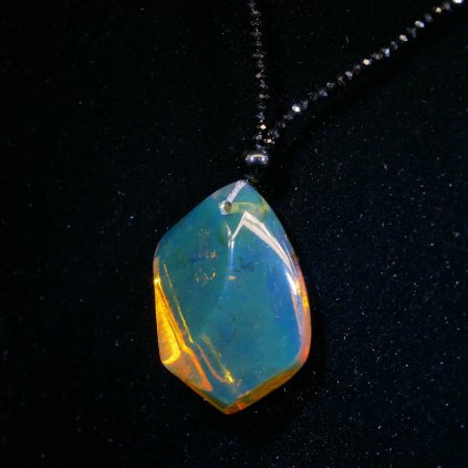 Dominikansky modry jantar 23015