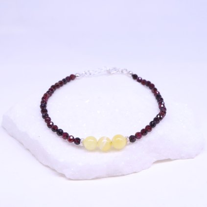 naramek-z-granatu-jantaroveho-srdicka-a-stribra1