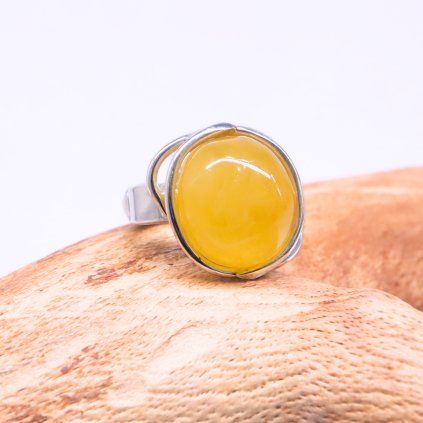 stribrny-prsten-s-baltskym-jantarem-311341