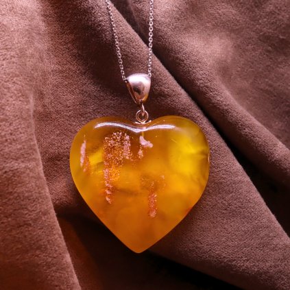 jantarovy-privesek-se-stribrem-zlate-srdce-113421