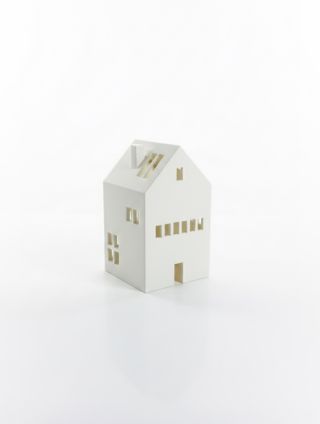 NORDIC HOUSE MINI Nordic House Mini je malá verzia minimalistického domčeka, navrhnutá so zmyslom pre čistotu a jemnosť...