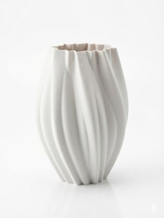 LINEA VÁZA LINEA váza pracuje s jedným základným princípom – líniou. Plynulé vertikálne drážky formujú tvar, ktorý pôsobí...