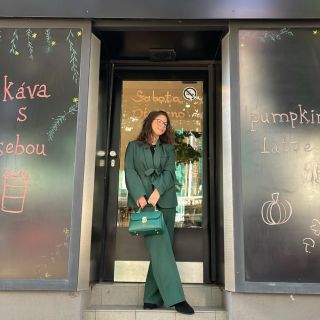 Víkendová inspirace 🥰... Outfit k volbám ideální, no ne? 😁🤔 A pro spoustu jiných příležitostí! Chcete se i Vy u nás...