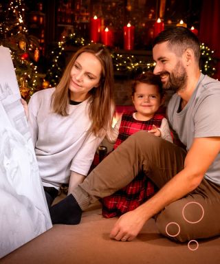 Cadoul de Crăciun perfect pentru toată familia! Reunește-ți familia sub bradul de Crăciun cu un tablou cu puncte unic care...