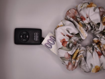 Scrunchie secret pocket