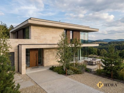 travertinová fasáda 2