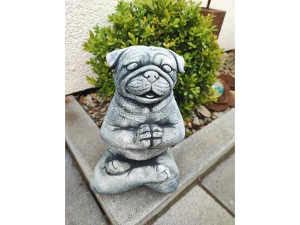 Steinfigur Gartenfigur Yoga Mops 24x13cm
