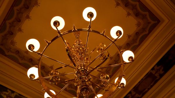 lustr a proč se to tak jmenuje