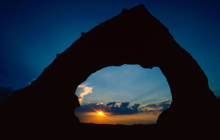 Průhledy skrz skály