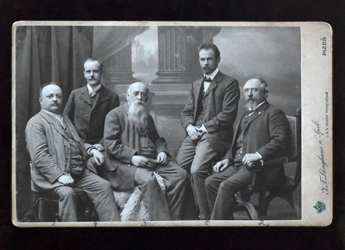 Skupinové kabinetní fotografie