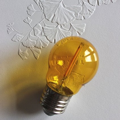 E27 žárovka tvar kulička dekorativní 1,4W žlutá LED obchod svitidla pikomal