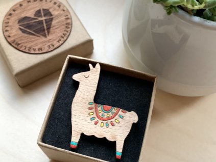 Dřevěná brož Lama Alpaka