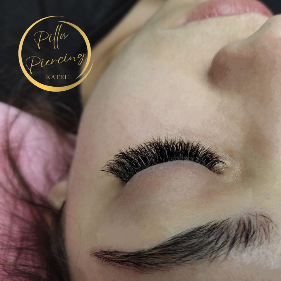 Pilla-piercing-Katee-3DC-szempillaépítés