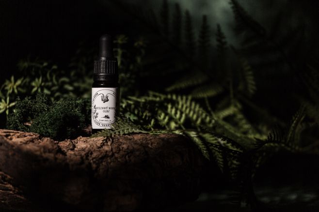 Bylinný nosní olej je ideální pomocník v období rýmy a nachlazení. Pomáhá svým čistě přírodním složením zklidňovat...