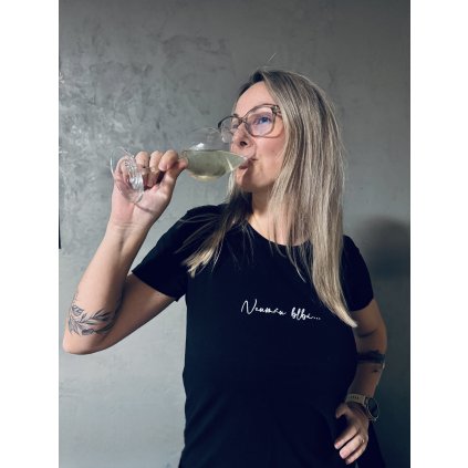 Dámské triko "Neumřu blbá" ČERNÁ