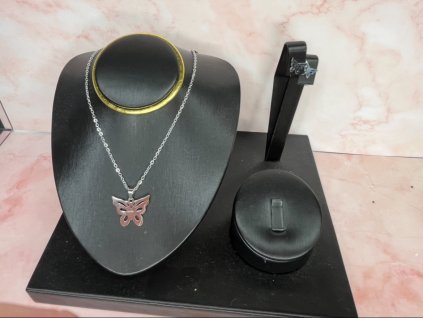 Butterfly Charm ékszer szett  Letisztult pillangó motívumos ékszerszett, rozsdamentes acélból, arany és ezüst színben.