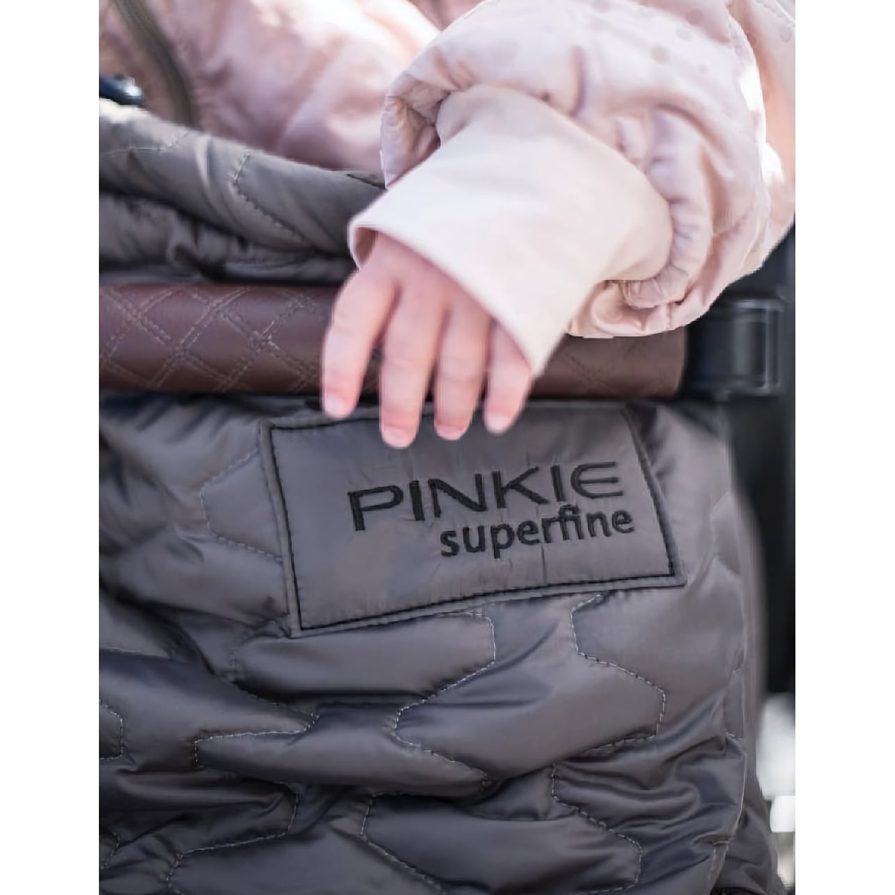 péřový zimní fusak Superfine Dark Grey
