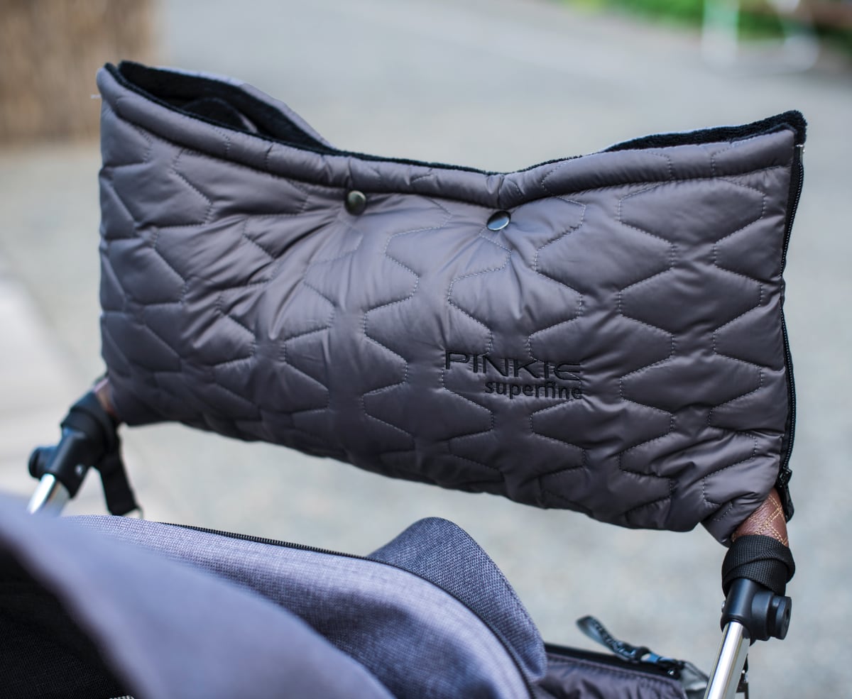 péřový rukávník Superfine Dark Grey