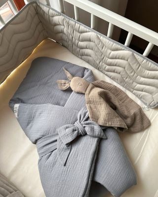 Jemnost, bezpečí a pohodlí pro ty nejmenší 🧸 Zavinovačky, mantinely i muchláčci jsou navržené tak, aby miminku vytvořily...