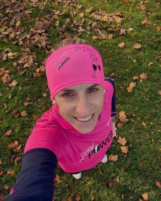 Podzimní barvy 🍂 a růžová síla 💪🩷 na každém kroku! Růžová nejen na sport, ale i pro dobrý pocit. Podpoř svou vnitřní sílu...