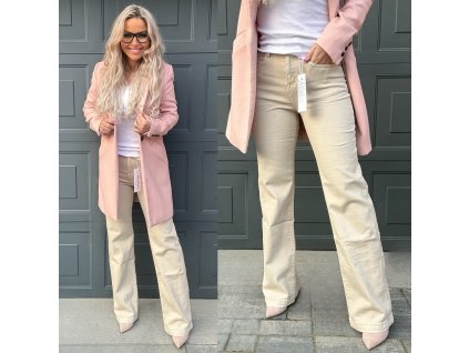 67D25966 07EC 47E4 961E C64D60D9FE71