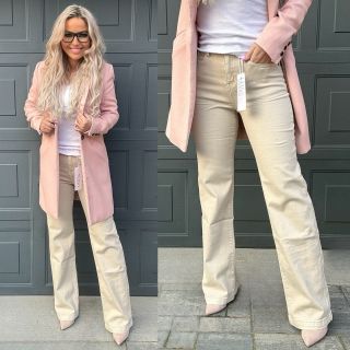 💛 NOVINKA 💛 Široké džíny TINA’S 💛 Tady objednáš ➡️ https://www.pinkstore.cz/siroke-dziny-tina-s-lw-1807c/