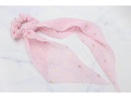 18708 ruzova scrunchie so zlatymi hviezdickami a satkou