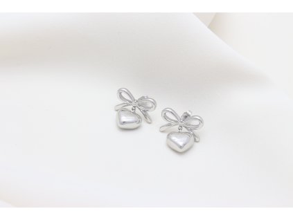 Náušnice z chirurgickej ocele BOW HEART