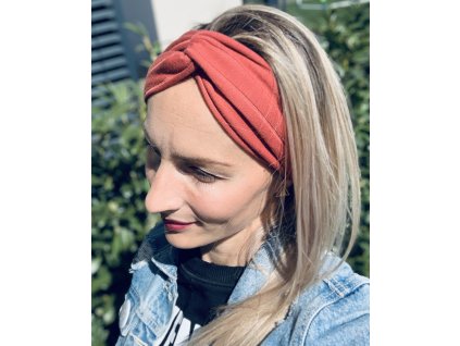 Štýlová látková čelenka v tehlovej farbe