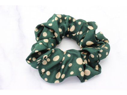Scrunchie zelená s béžovými bodkami