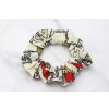 13101 scrunchie biela vzorovana