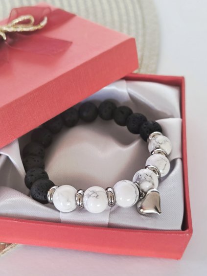 Náramek z lávy a howlitu HEART