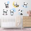 Samolepka na zeď pro chlapečka se šesti pandami, vhodná na přivítání miminka