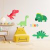 Samolepka na oživení dětského koutku, samolepka dinosaurů nalepená na bílé stěně