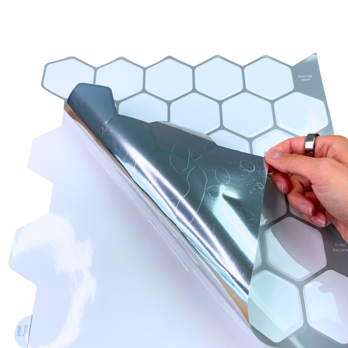 Odlepovanie od podkladovej folie Nalepovaci obklad - 3D mozaika - Biele 6-uholniky