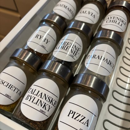 Nálepka na koreničky dózy