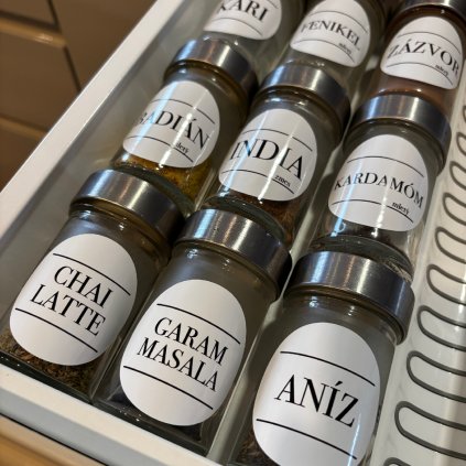 Nálepka na koreničky dózy