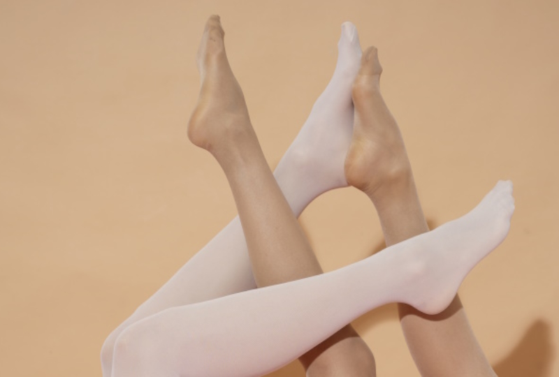 Jak správně oblékat kompresní punčochy