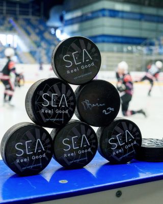 Partnerem dnešního utkání je @sea_reelgood. 🙌🏻 Během rozbruslení budou naši hráči rozdávat speciální puky, tak si přijďte...