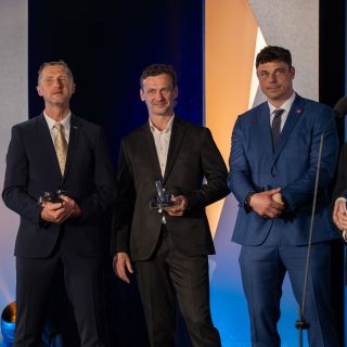 @viktorhubl sbírá ocenění i po skončení kariéry 👏🎩. Výkonný manažer Pirátů byl na Galavečeru @telhcz zařazen do Klubu...