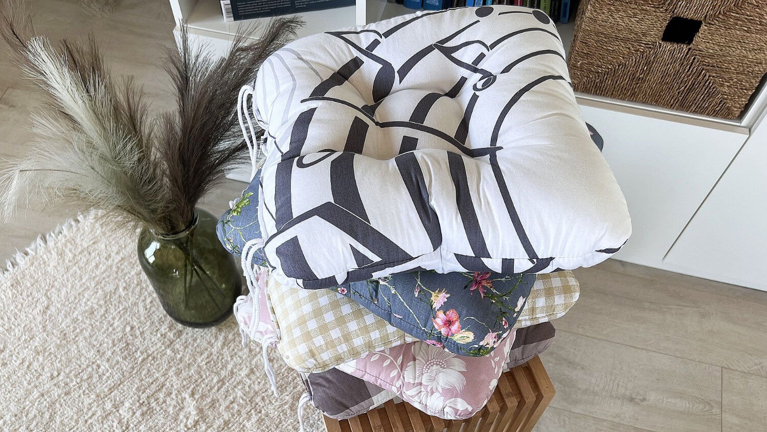 Ako vybrať vankúše na stoličky aj záhradný nábytok?