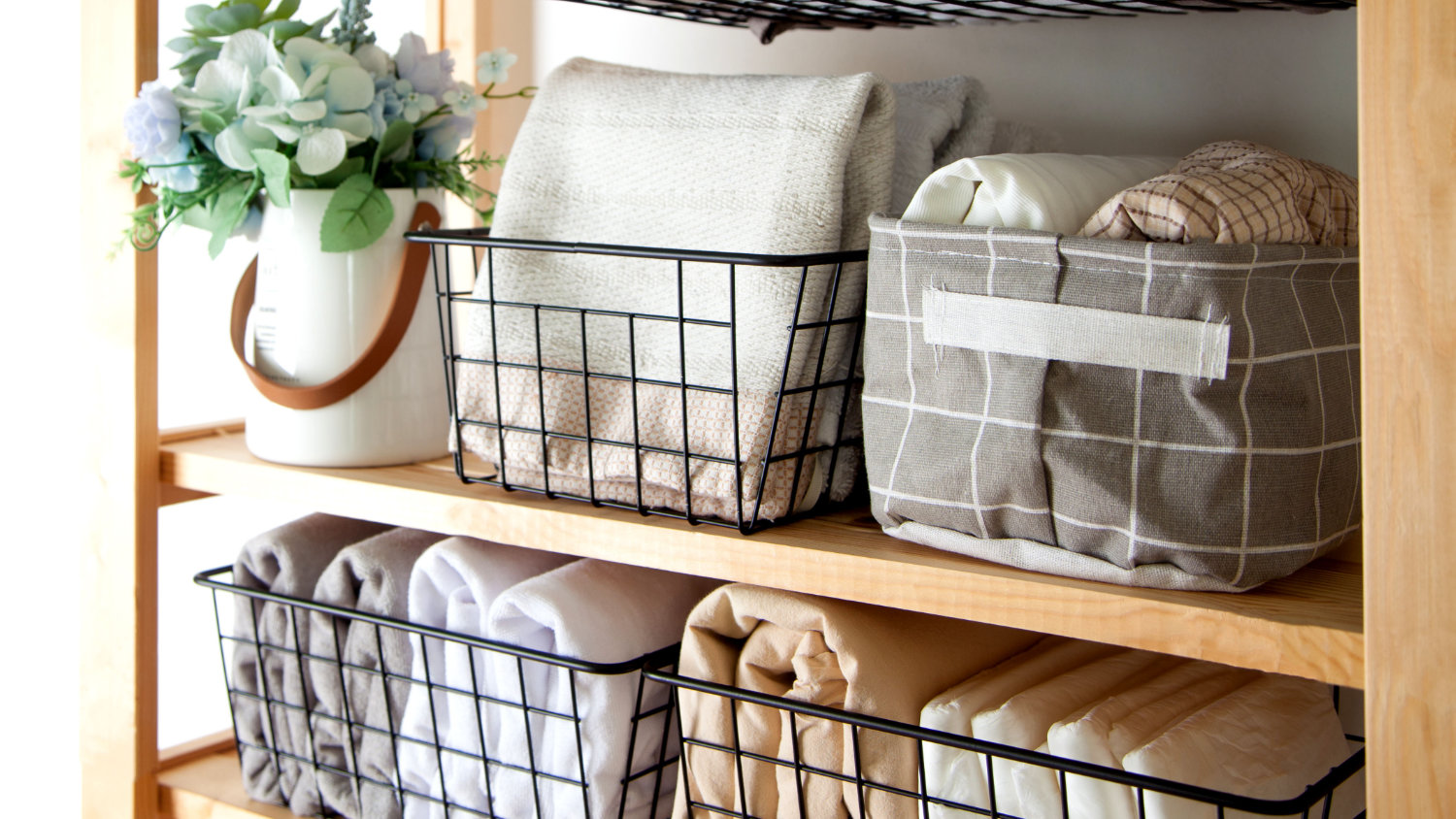 Tipy pro uskladnění sezónních lůžkovin