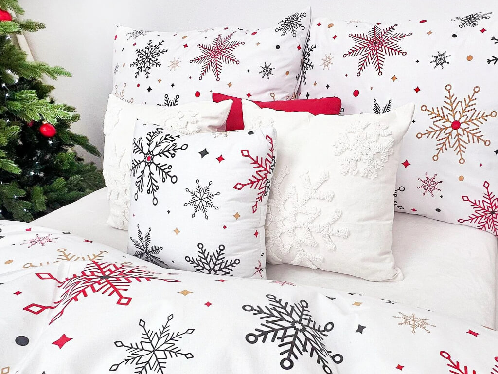 Povlak na polštář Sněhové vločky červené